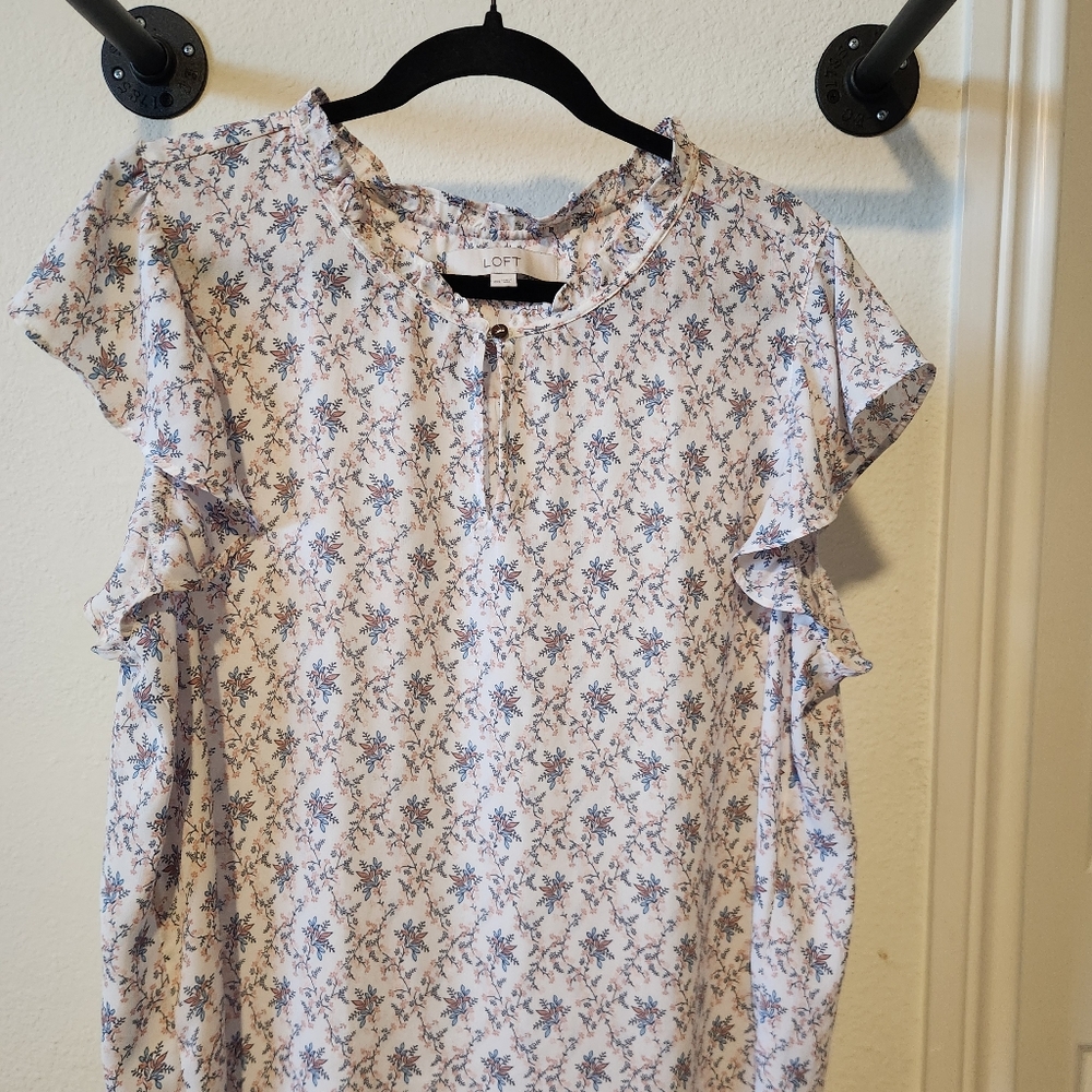 LOFT Floral Ruffle Sleeve Blouse XXL